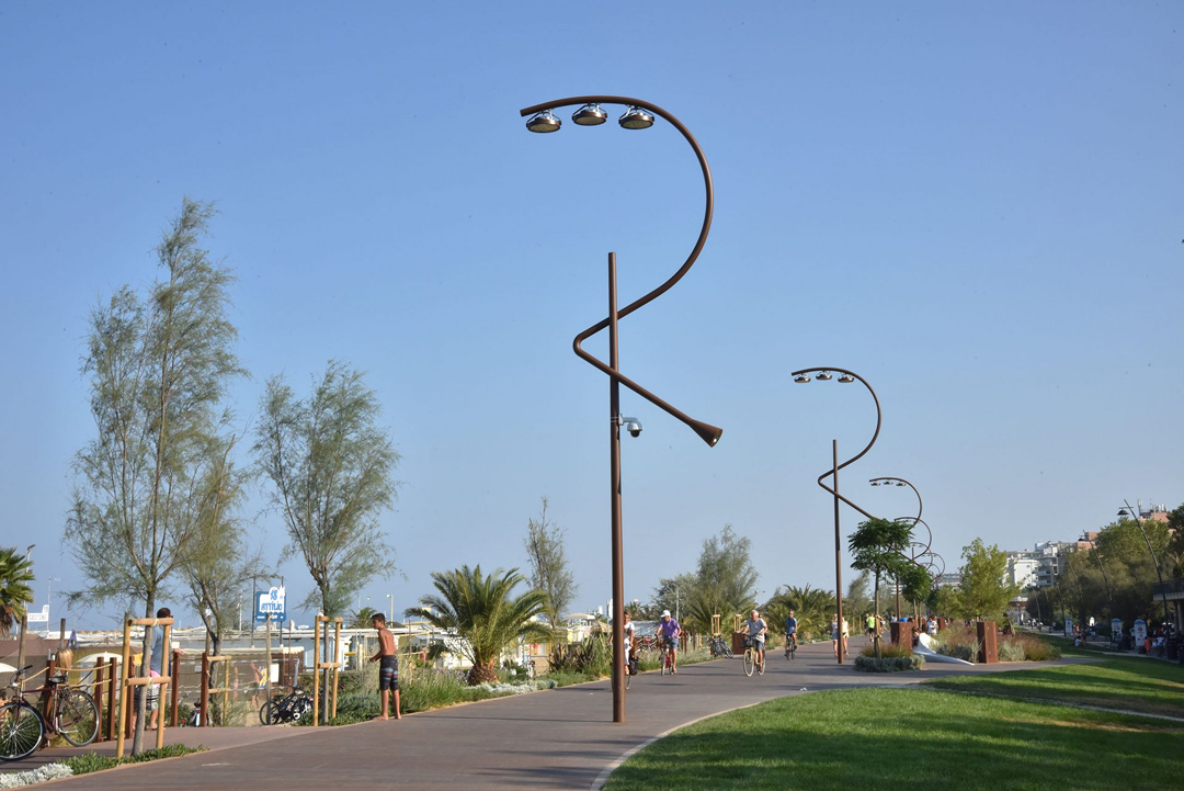 P_Custom_Lighting_Rimini_New-seafront_primo-slideshow_web_02-1-scaled 1
