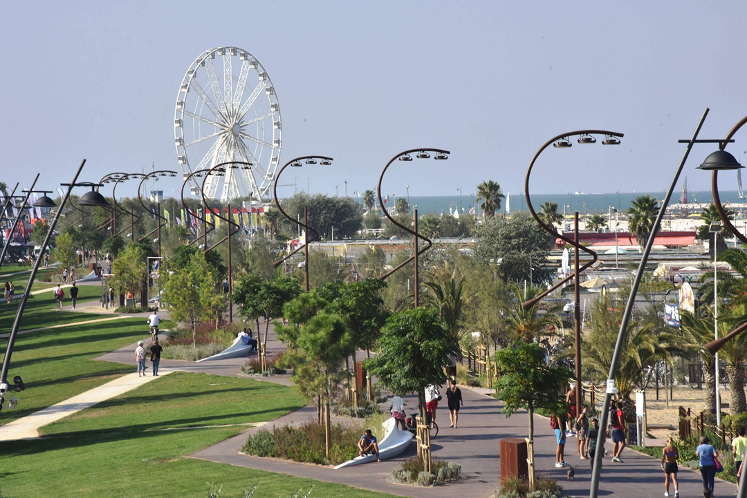 P_Custom_Lighting_Rimini_New-seafront_secondo-slideshow_web_02-1-scaled 1
