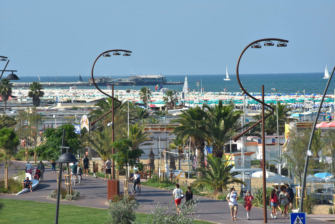 P_Custom_Lighting_Rimini_New-seafront_secondo-slideshow_web_03-1-scaled 1